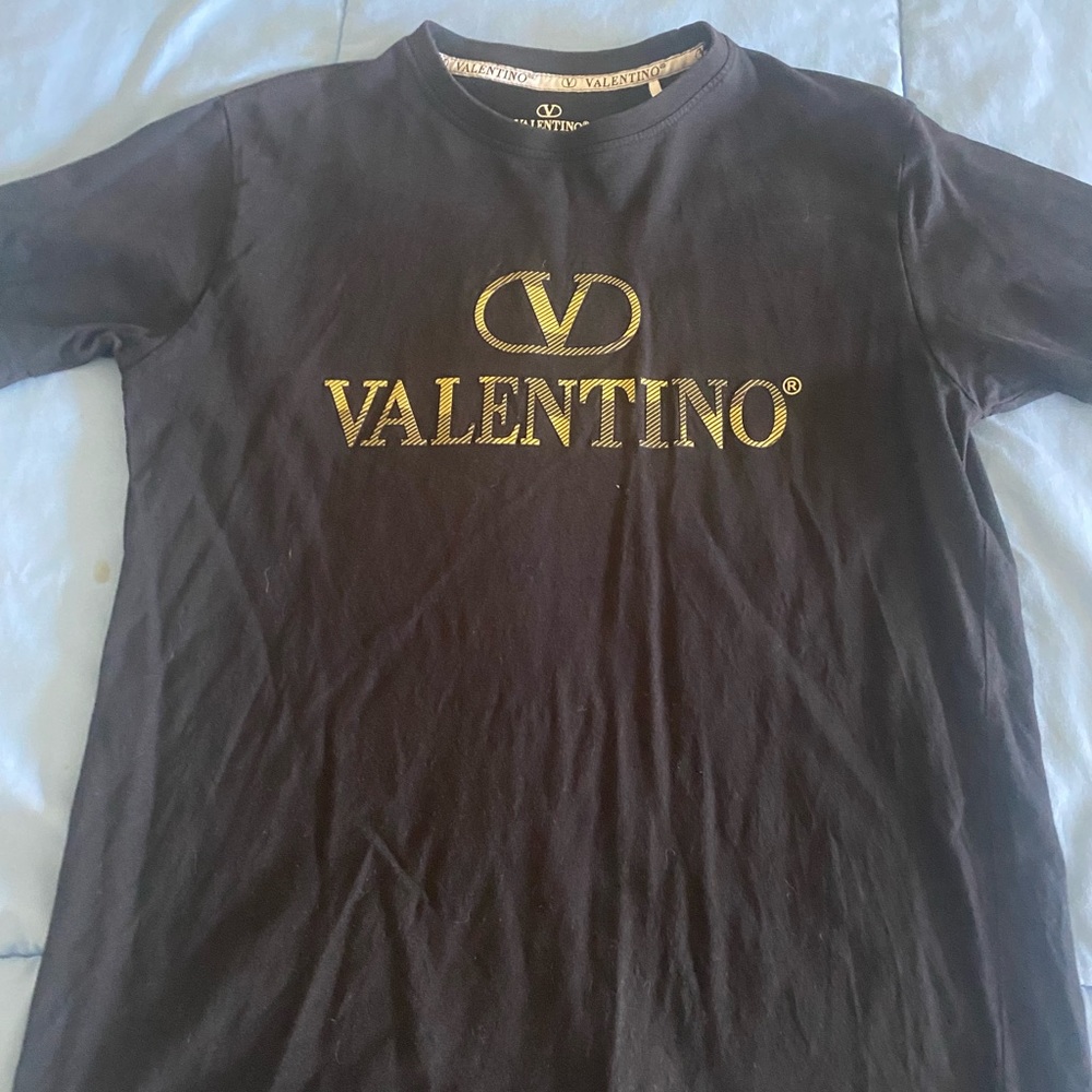 Black Valentino tee
